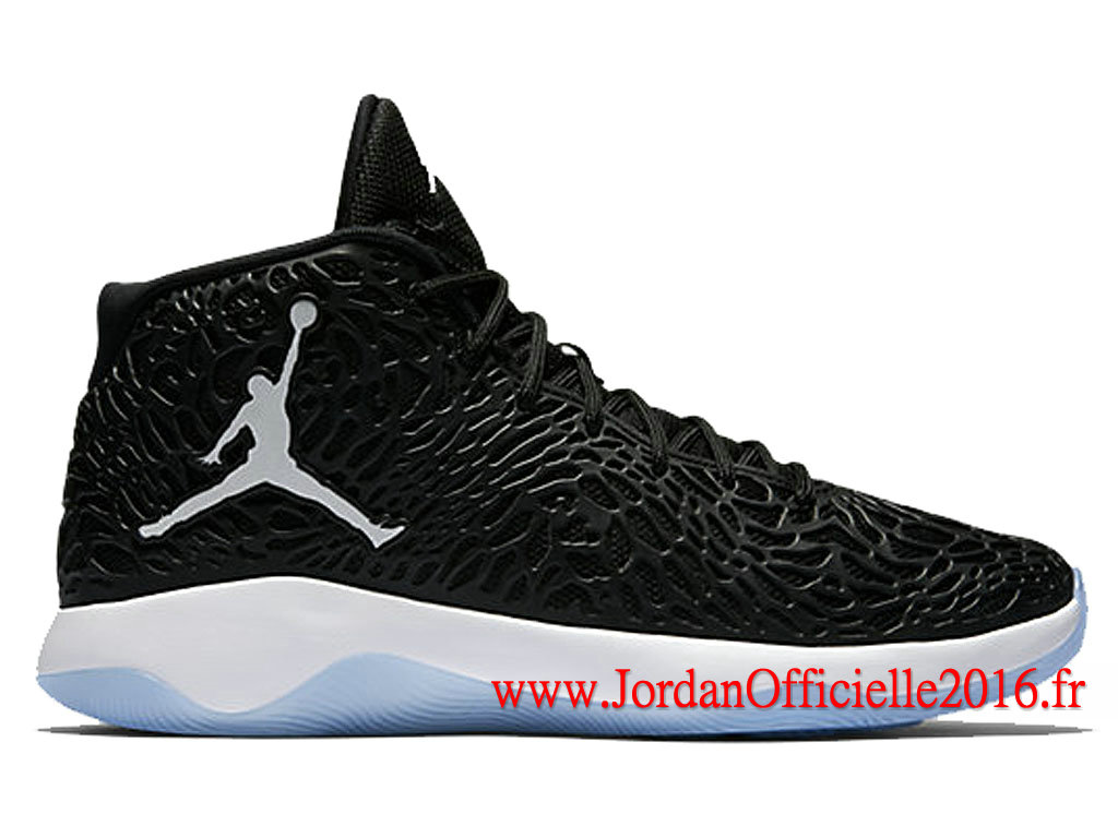 chaussure nike doré